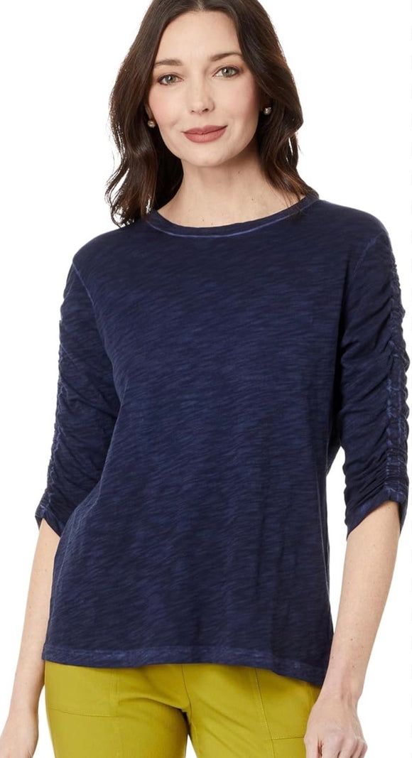 RUCHED SLEEVE TEE