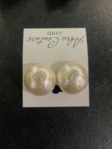 Medium Cotton Pearl Pierced Earrings