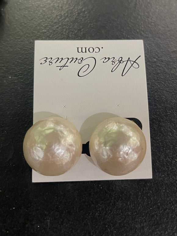 Medium Cotton Pearl Clip Earrings