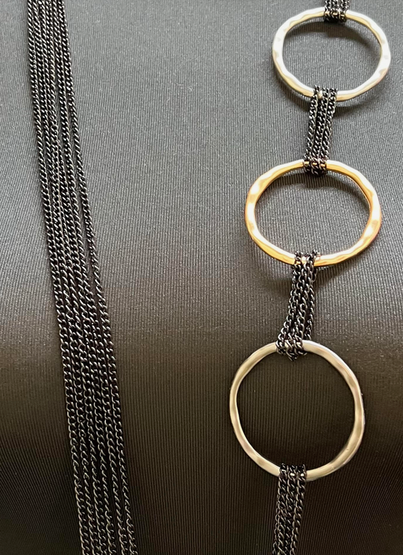 LONG DELICATE SILVER CHAIN NECK MIX METAL SIDE RINGS
