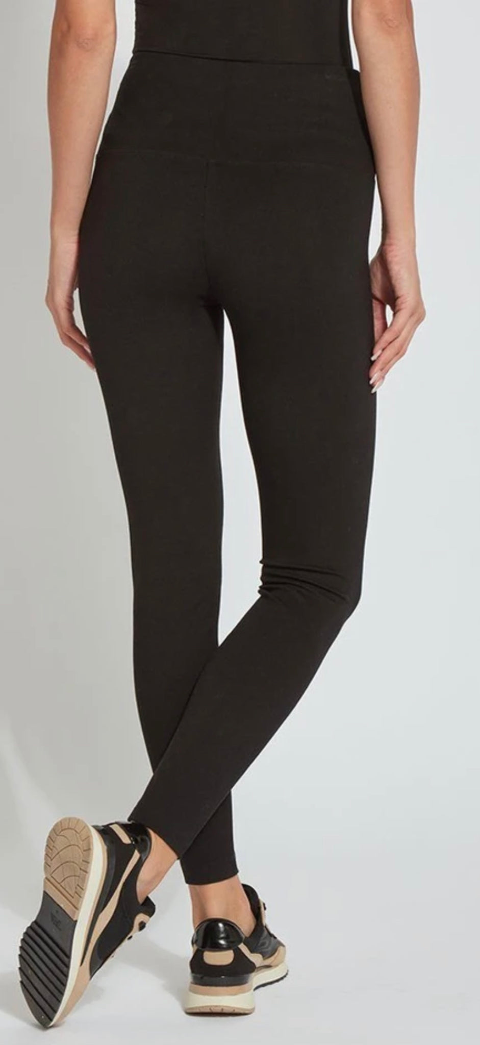 Yest Back pocket Leggings - Black (Ornika) – Christy M Boutique