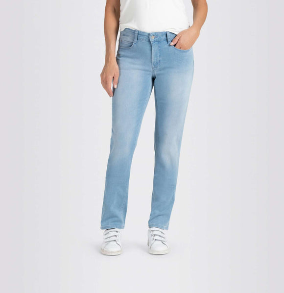 Dream Straight Jeans in Basic Bleached